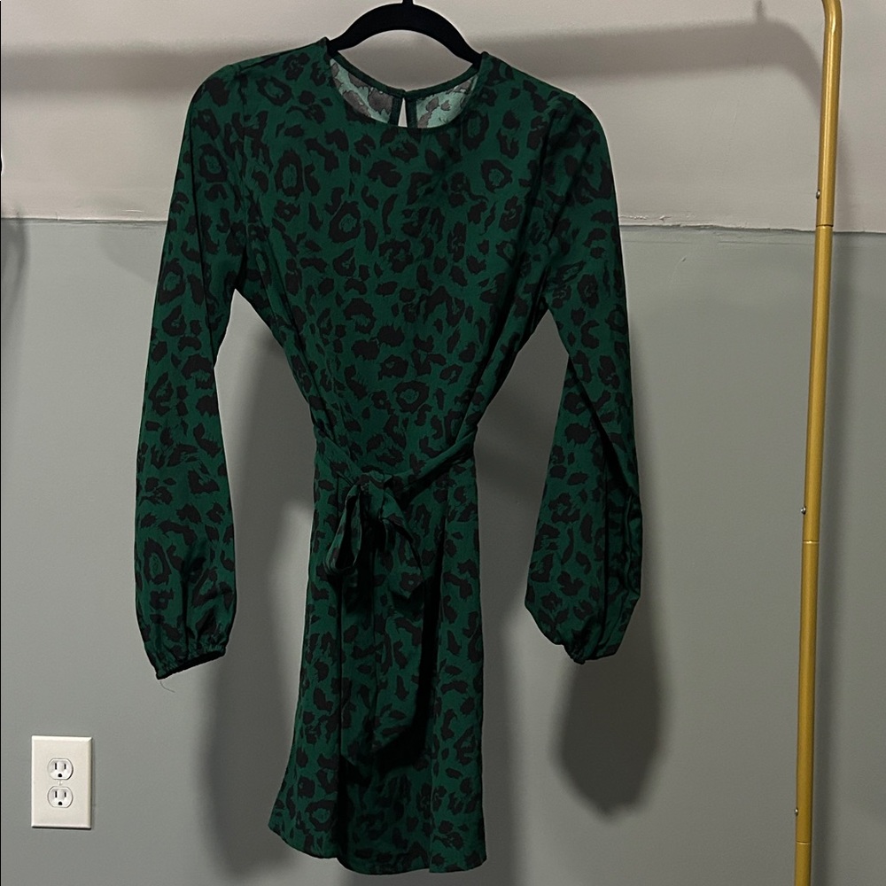 SHEIN Green Animal Print Long Sleeve Dress